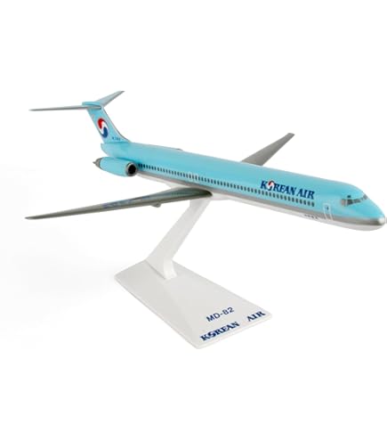 Amazon.com: Flight Miniatures Japan Airlines (89-03) MD-11 1:200